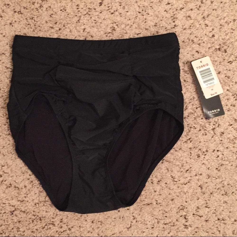 NWT Torrid High Waisted Ruched Bikini Bottoms